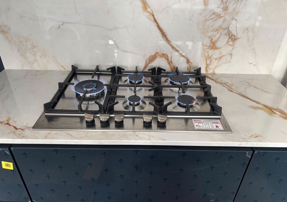 Gas hob installation